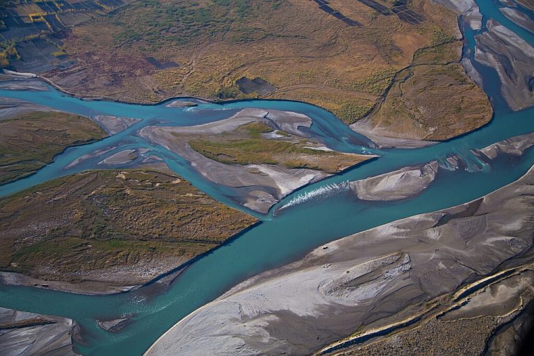 Kabul_River_flood-plain_east_of_Kabul,_Afghanistan